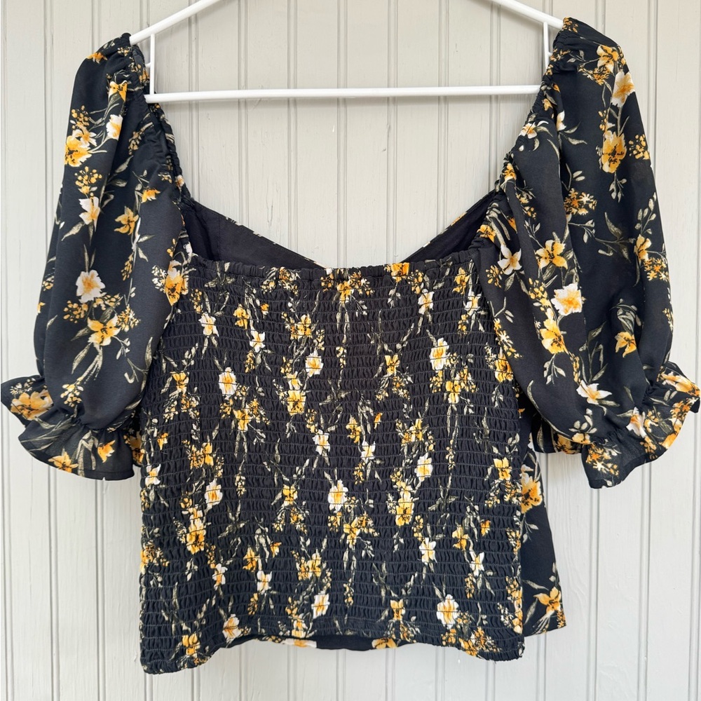 Abercrombie & Fitch Black and Yellow Floral cropped Blouse stretch - Picture 4 of 6